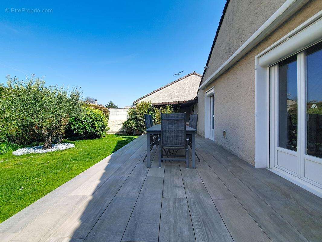 Maison à SAINT-SYMPHORIEN-D'OZON