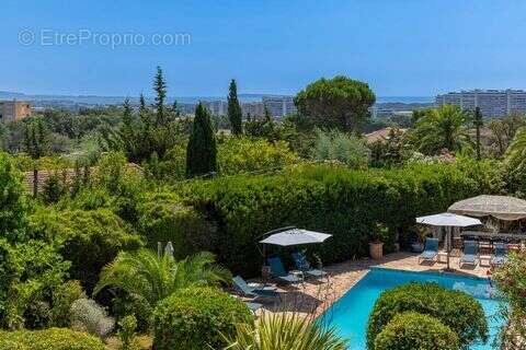 Maison 372 m² à Mandelieu-La-Napoule  - photo 2