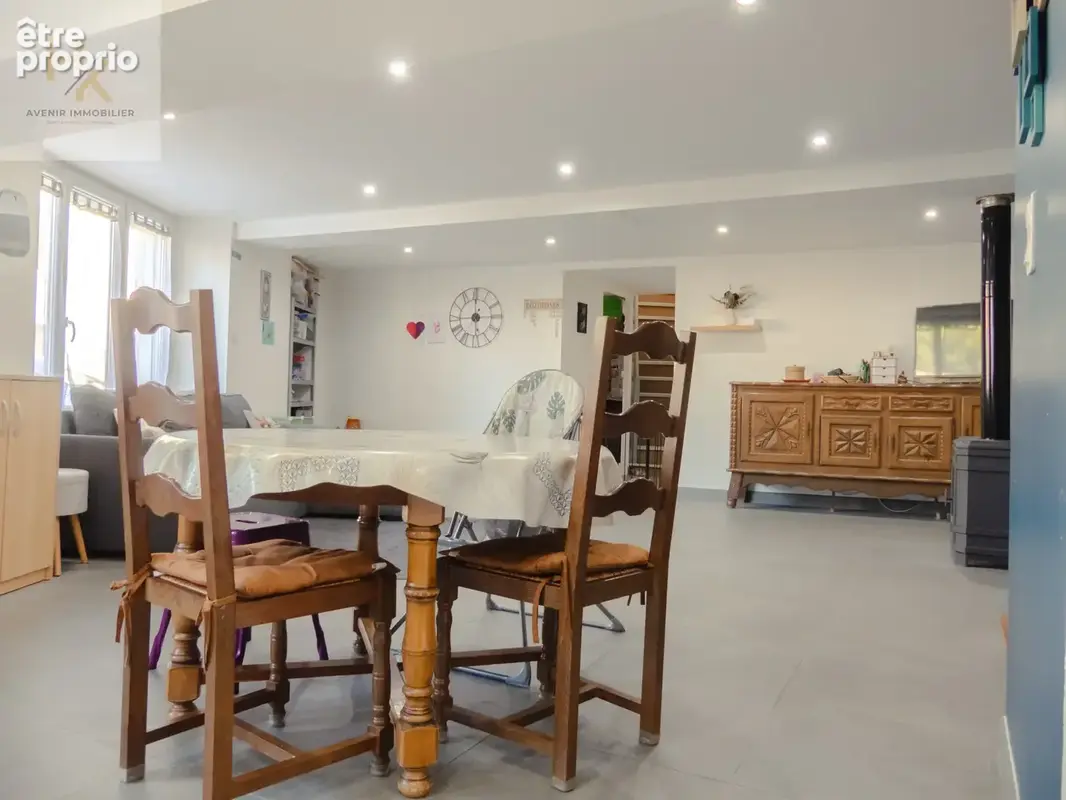 Maison de bourg 120 m2   3 chambres   Cour, garage et parking   Soeurdres - photo 6