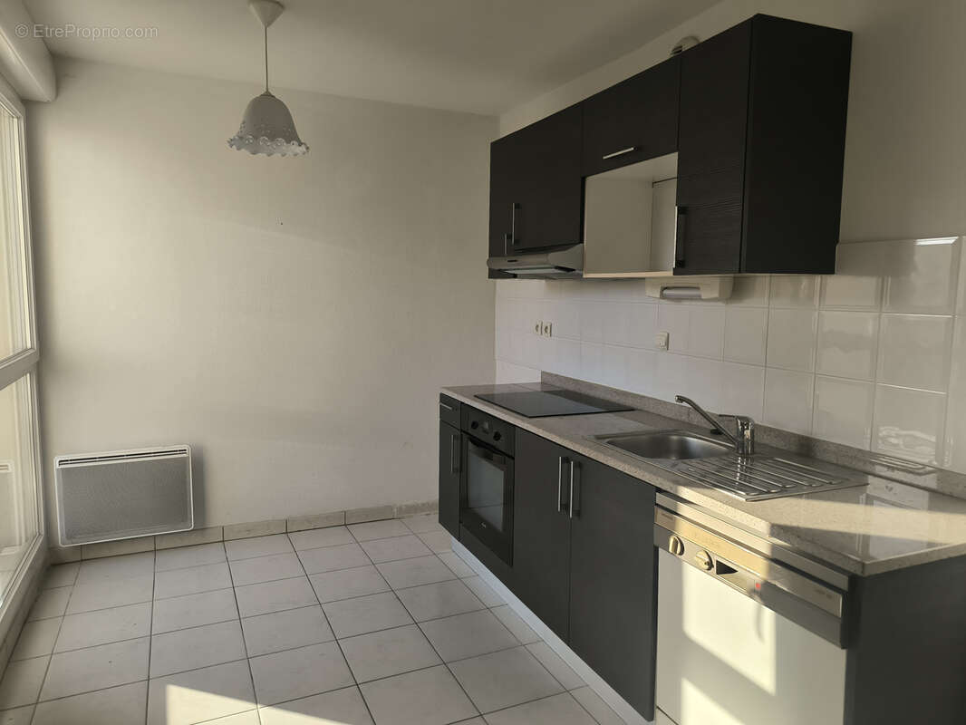 A vendre!  Bel appartement T3 avec terrasse et parking à Saint-Laurent-de-la-Salanque. - photo 3