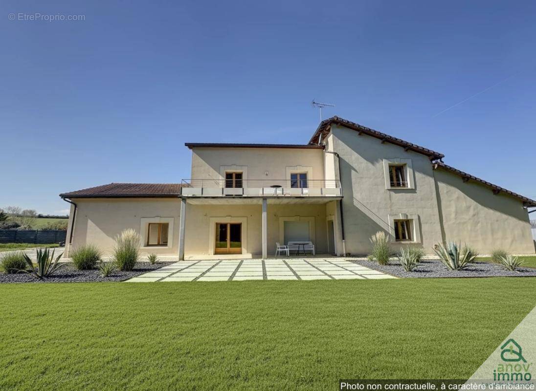 Maison à SAINT-PIERRE-DE-CHANDIEU