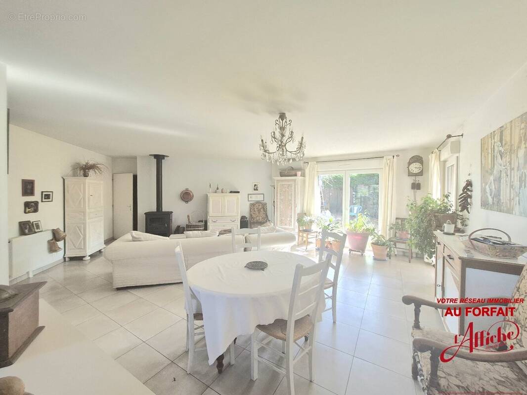 Maison à BRUGUIERES