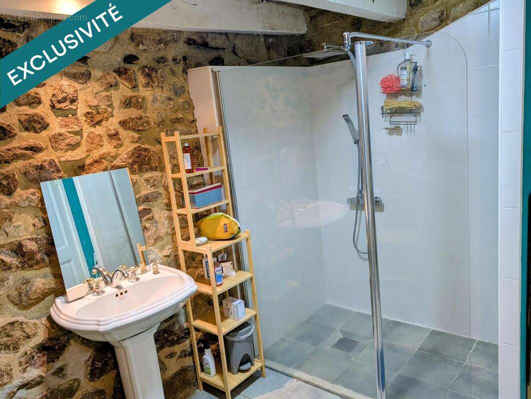 Photo 7 - Maison à SAINT-JULIEN-DU-GUA