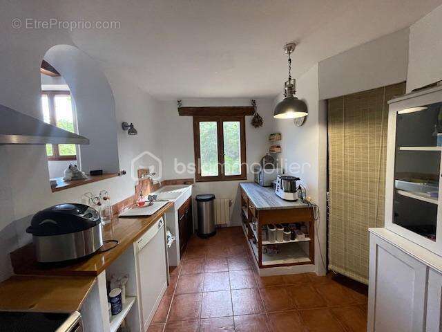 Montlaux-ferme de 145m² environ, 4 chambres, hangar de 80m², plus de 15 hectares de terrain - photo 9