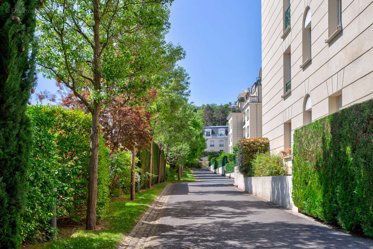 Appartement à LE PLESSIS-ROBINSON