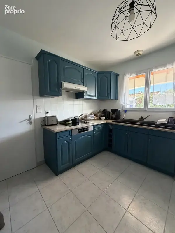 AIZENAY, proche centre, maison de plain-pied, 3 chambres sur 576 m2 de terrain - photo 5