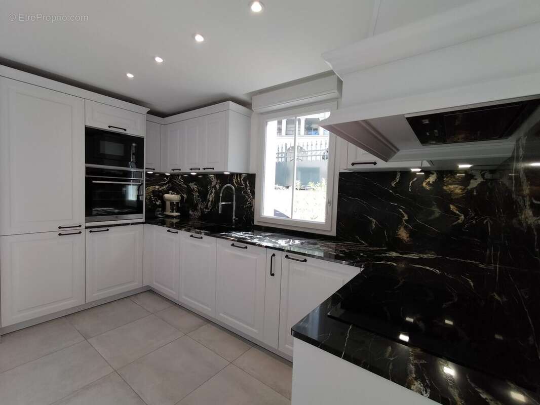 Appartement 82 m² à Le Plessis-Robinson  - photo 5