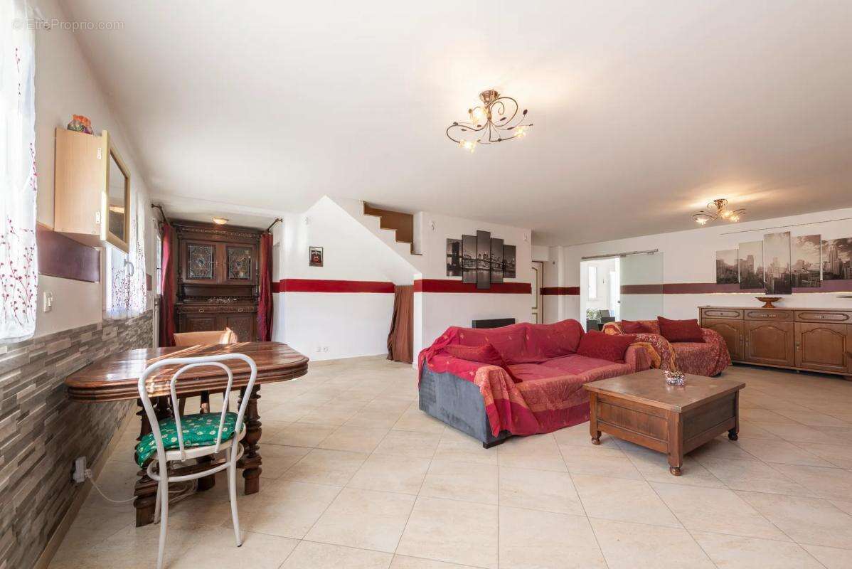 Maison à MITRY-MORY