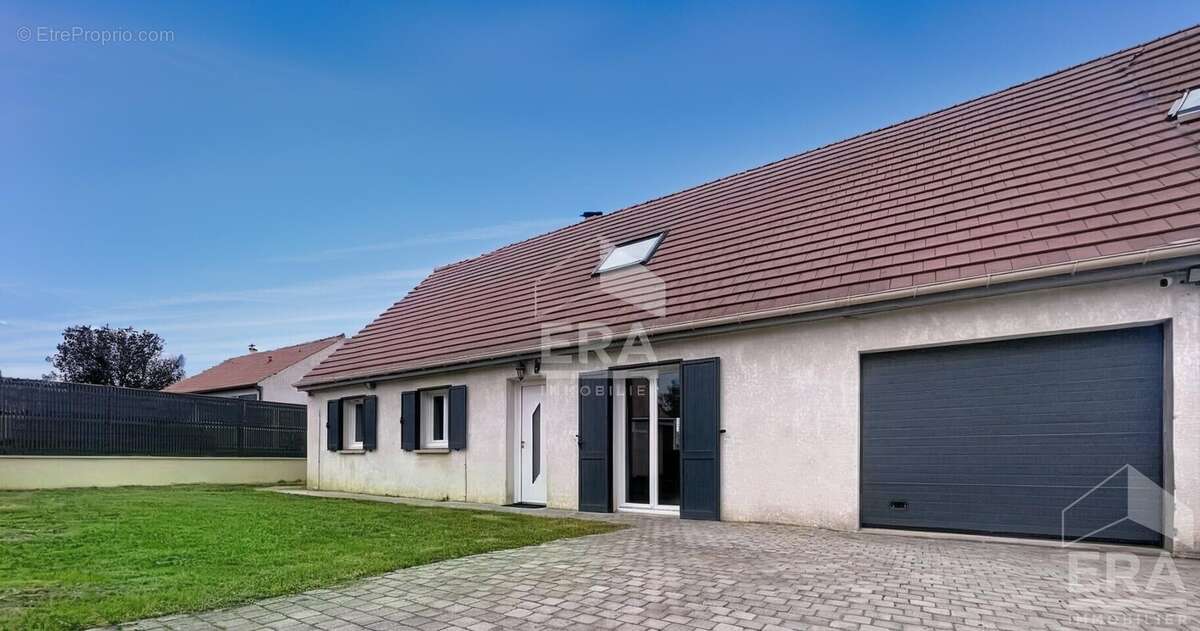 Maison à MONTEREAU-FAULT-YONNE