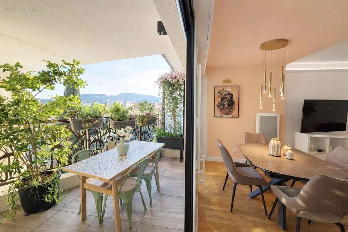 Appartement à HYERES
