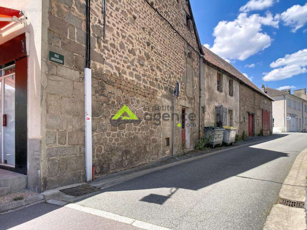 Maison 140 m2 + grange + atelier + garage   Gros potentiel - photo 14