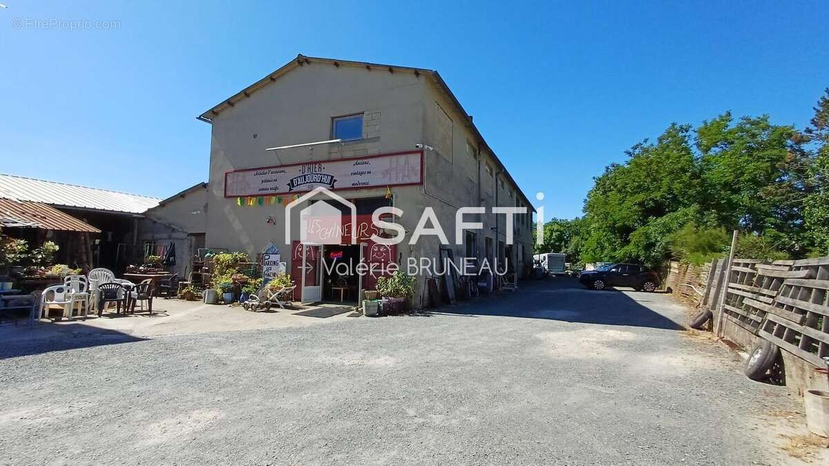Commerce 1500 m² à Graulhet  - photo 2