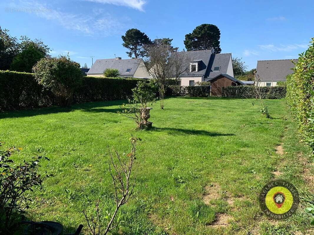 Maison à LANGROLAY-SUR-RANCE