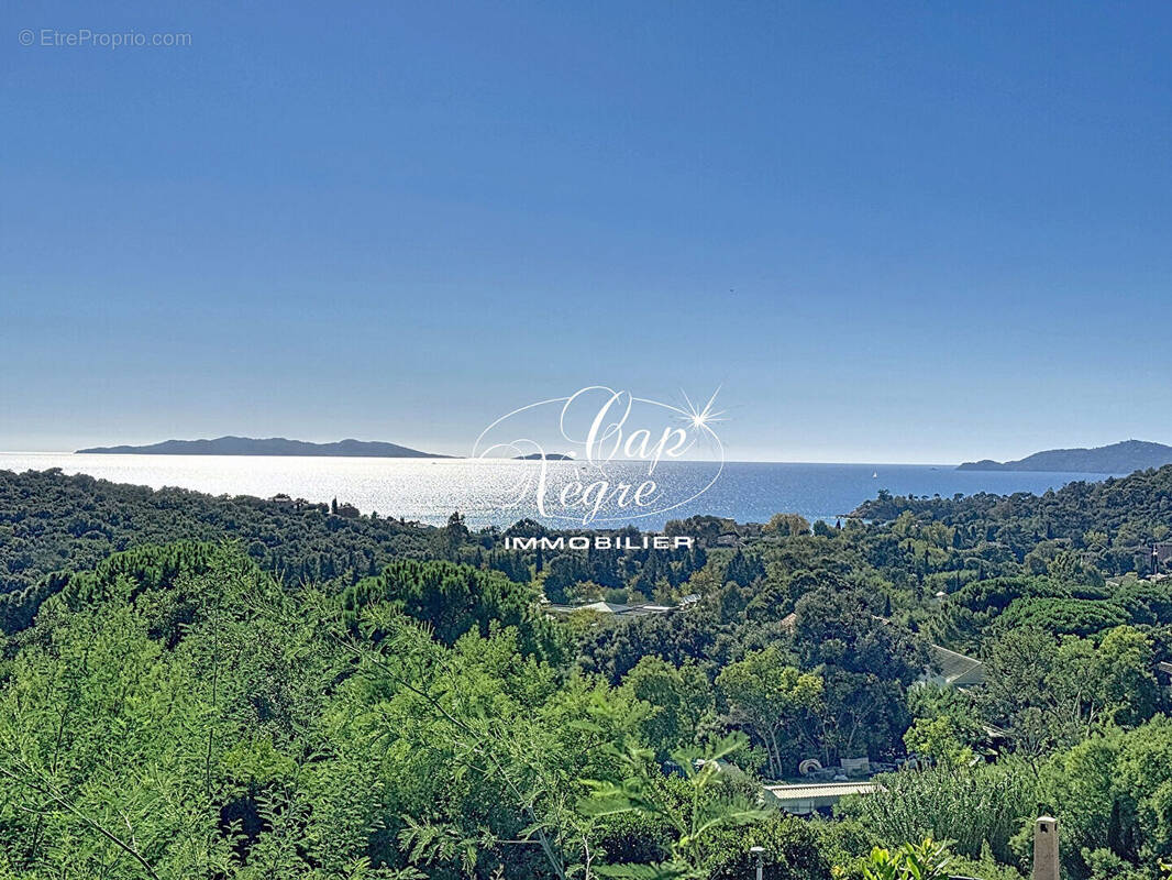 Terrain à LE LAVANDOU