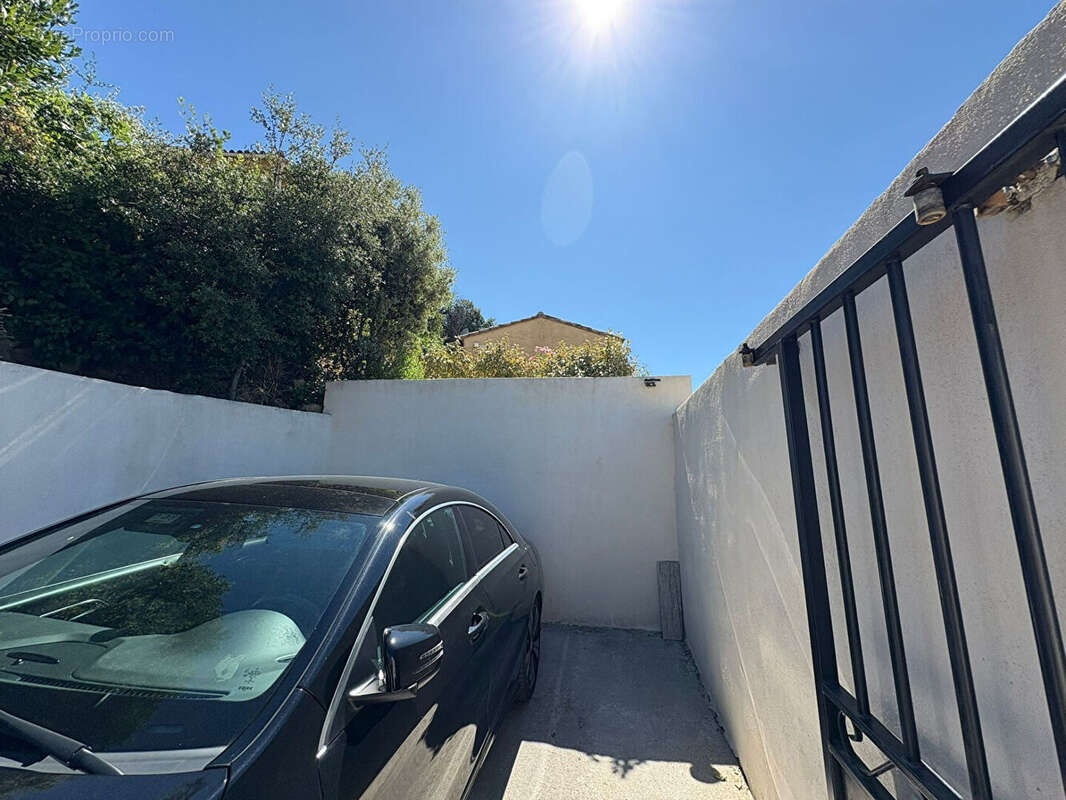 Maison à SAINT-MARTIN-DE-VALGALGUES