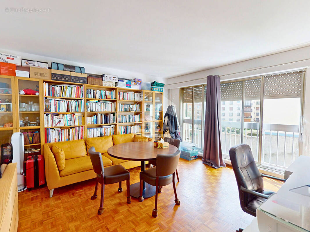 Appartement à PARIS-15E