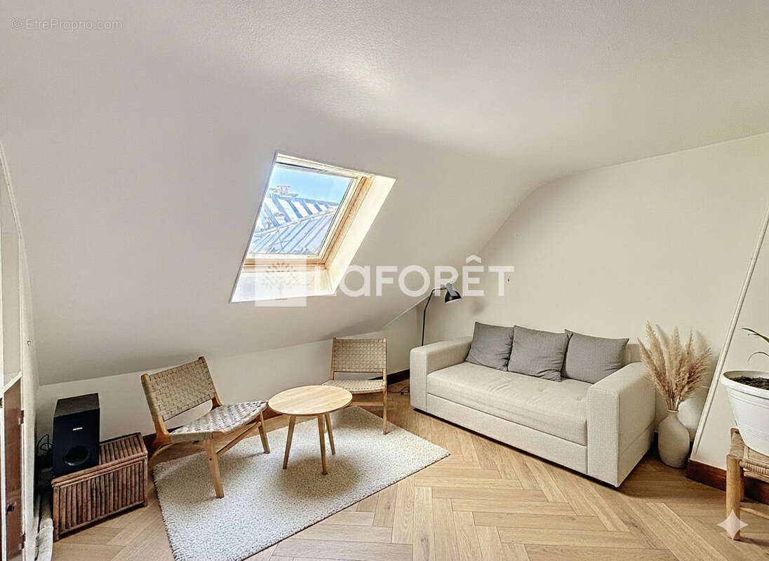 Appartement à PARIS-8E
