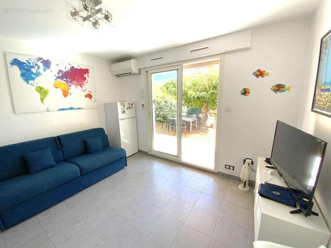 Appartement à SAINT-CYR-SUR-MER