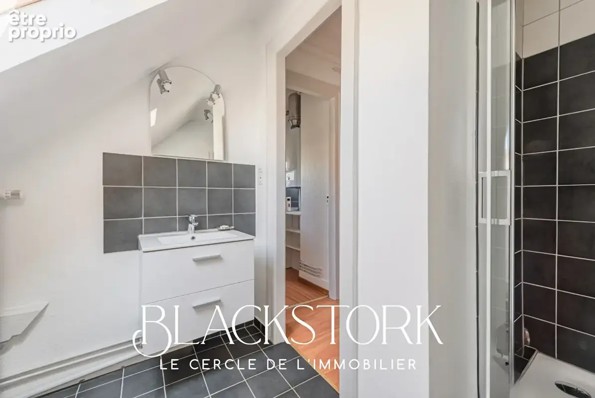 STRASBOURG CONTADES  Charmant 1 pièce  au dernier étage d'une maison de maître - photo 5