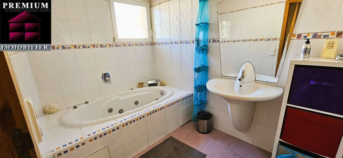 Maison à SAINT-ESTEVE