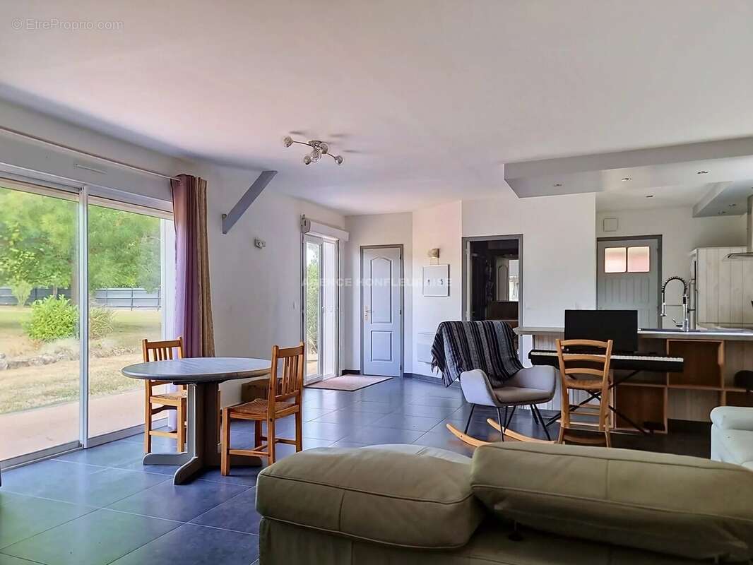 Propriete avec piscine d'exception - photo 11