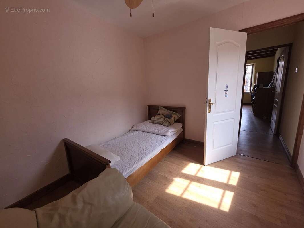 Maison à AZAT-LE-RIS