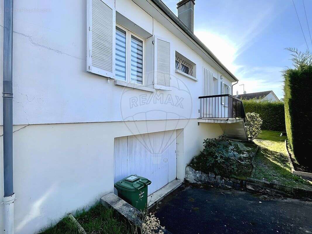 Maison à YZEURE