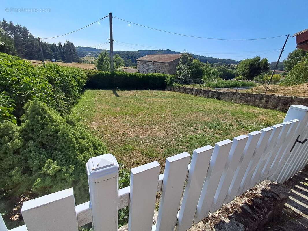 Maison 135 m² à Usson-En-Forez  - photo 3