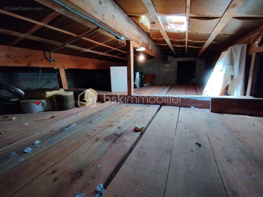 Maison à GROSPIERRES