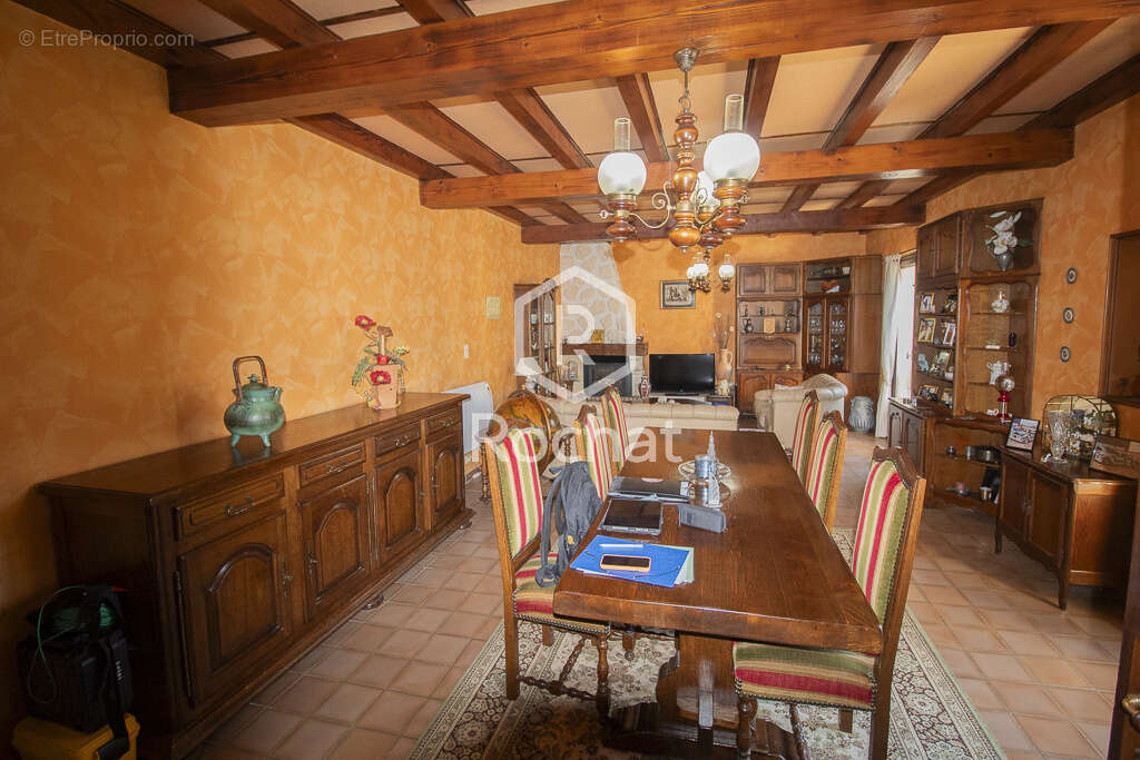 Maison à SAINT-JEAN-DE-SOUDAIN