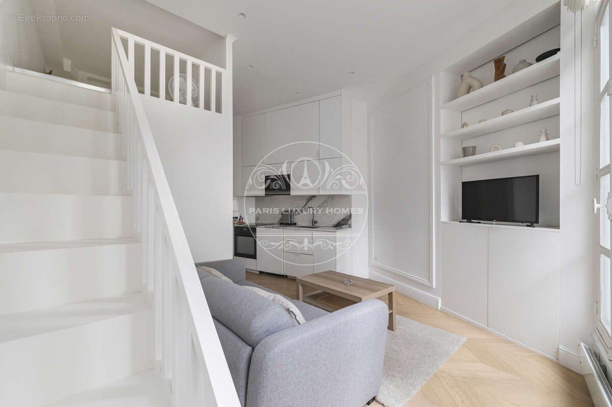 Appartement à PARIS-1E