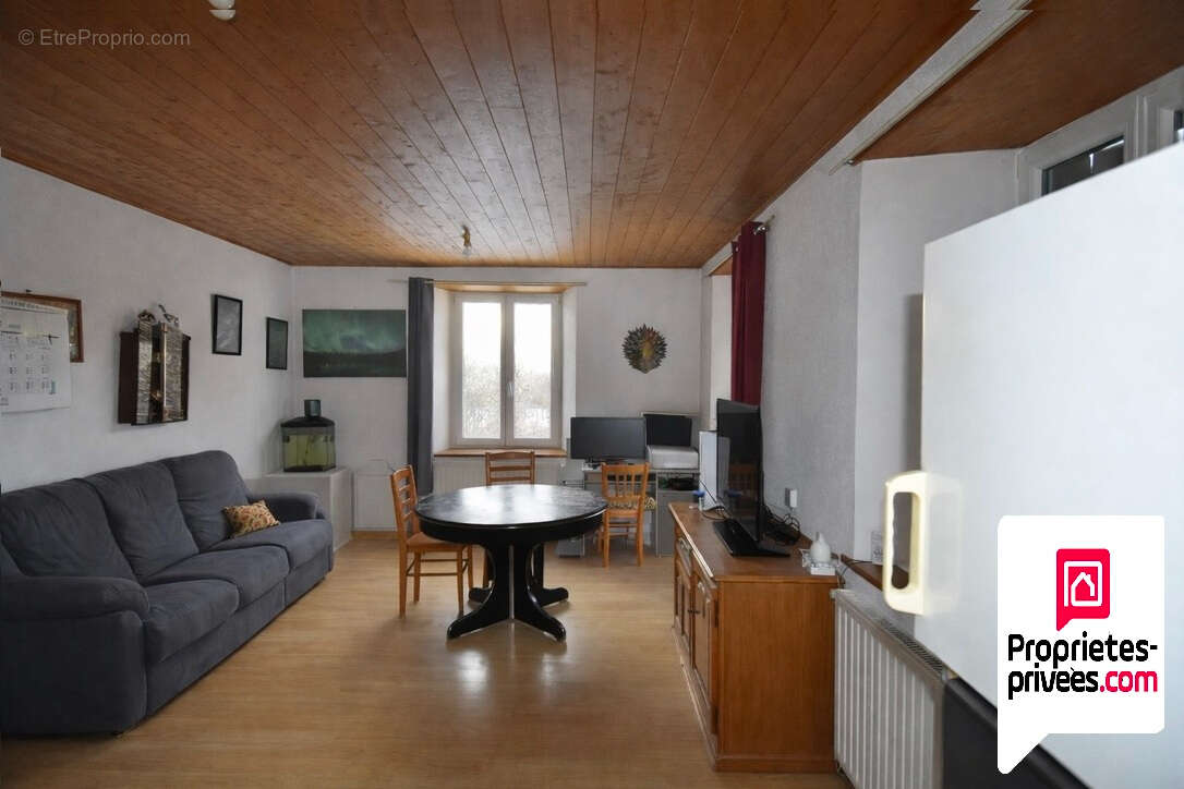 Corps de ferme avec 2 maisons, une grange, prévoir travaux - photo 9