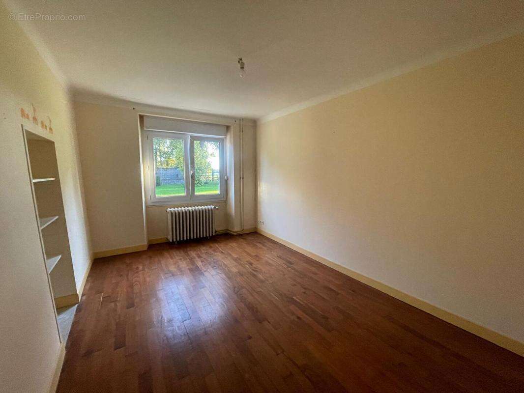 Maison à BAINS-SUR-OUST