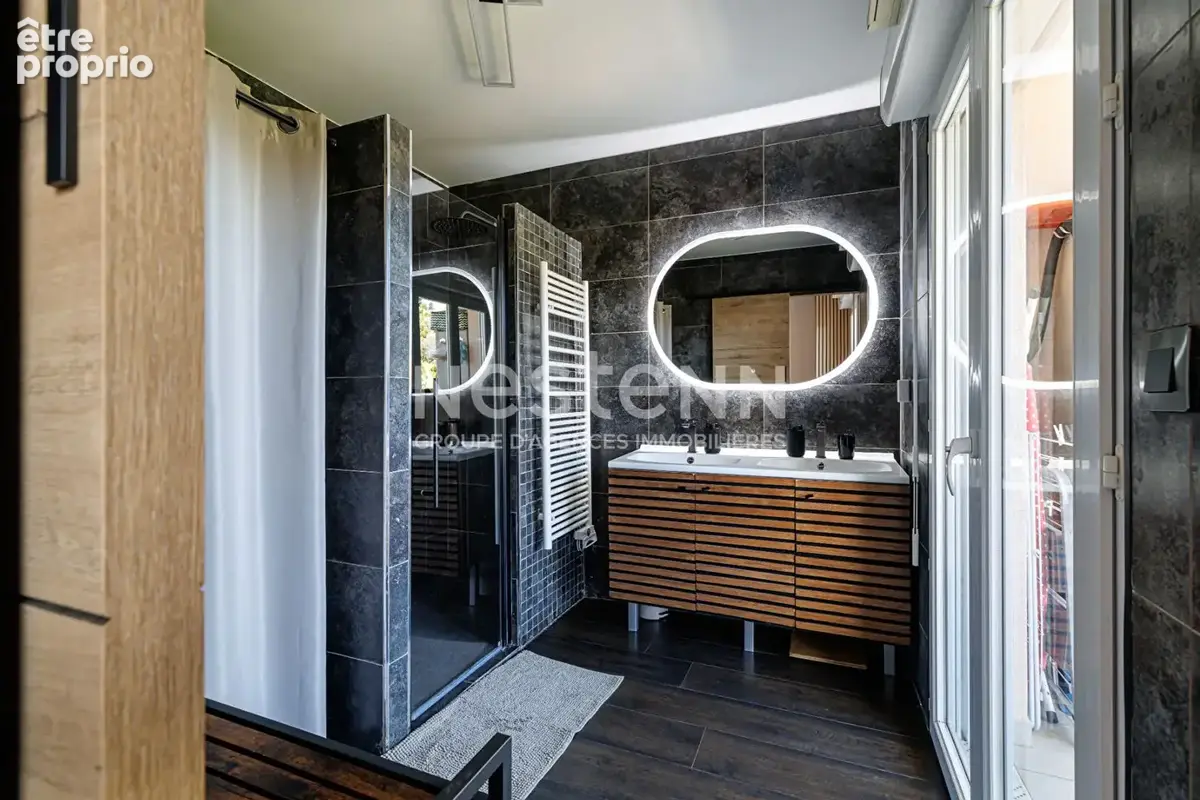 A vendre - 3 pieces - nice corniche fleurie - terrasse d'angle 22 m² - dernier étage - piscine & parc privé - parking privatif e - photo 10