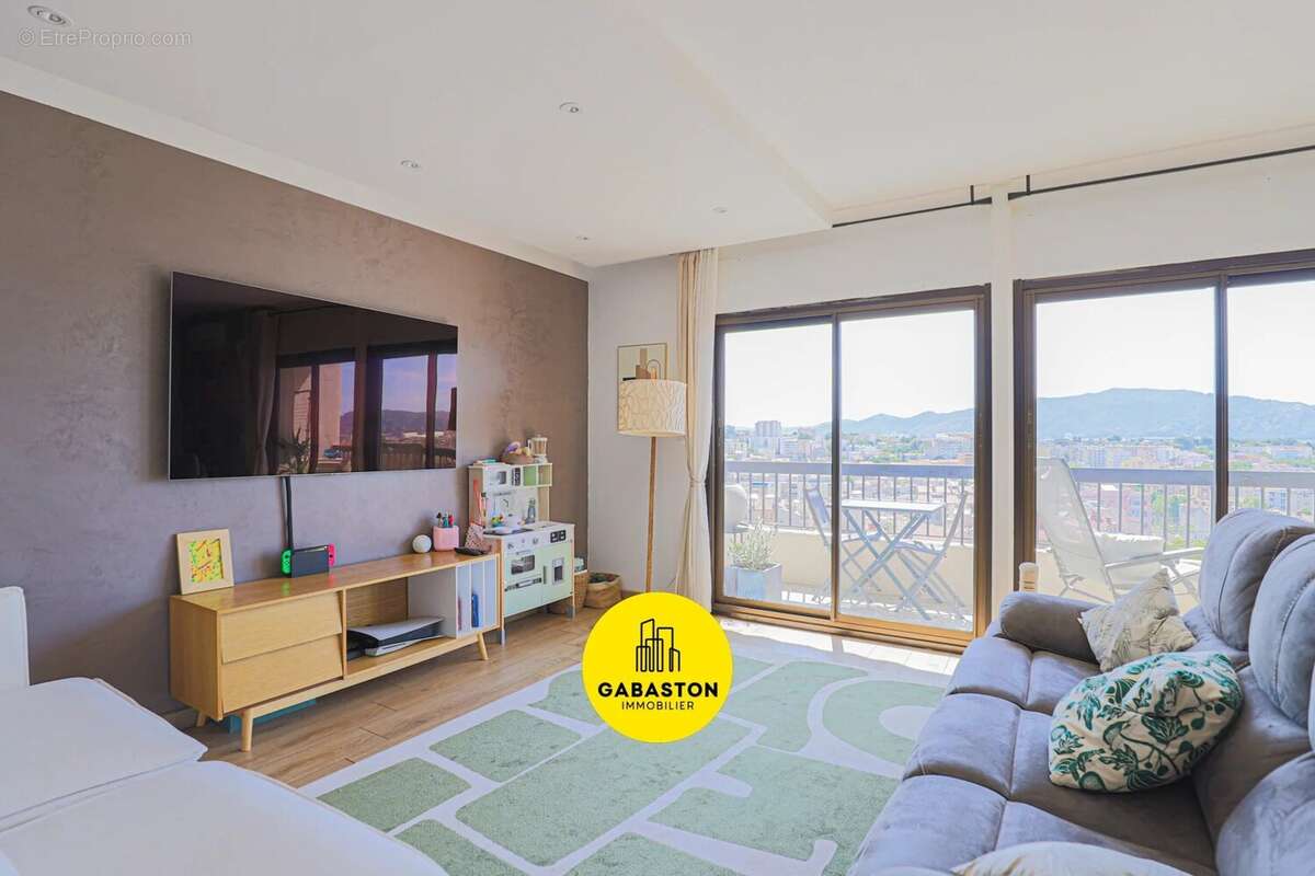 Appartement à MARSEILLE-4E