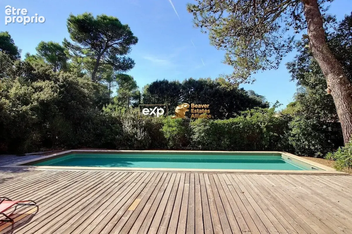 Maison 8 pièces 245 m² à vendre à Taillades (84300) - photo 3