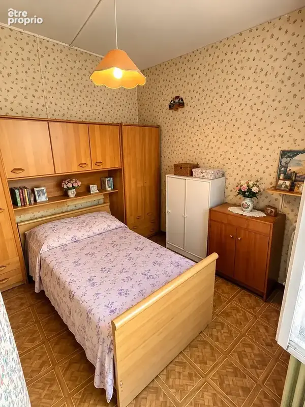 Montreuil – maison familiale avec jardin et garage – fort potentiel - photo 8
