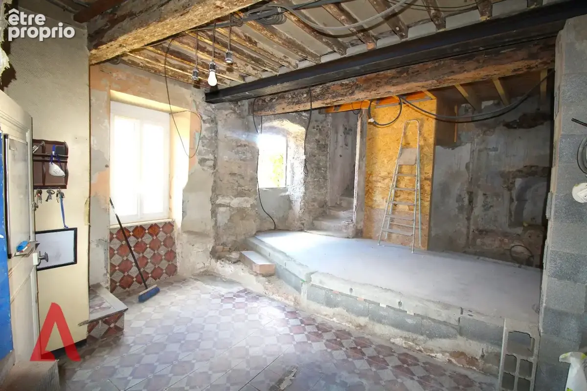 Maison de caractère à Gabian  Projet de rénovation à fort potentiel  126 m²  2 entrées  Jardin privatif à proximité  95.000  - photo 4