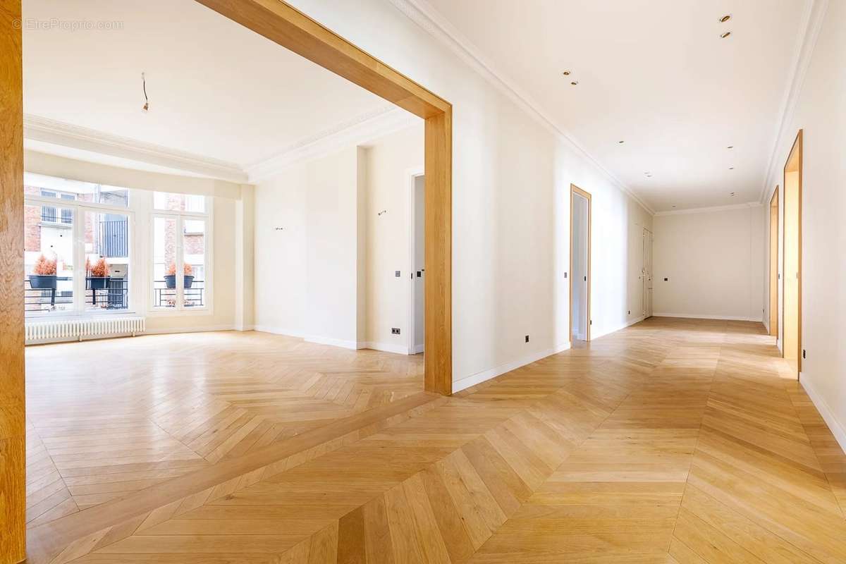 Appartement à PARIS-7E