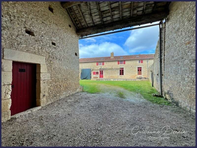 Maison à MAILLE