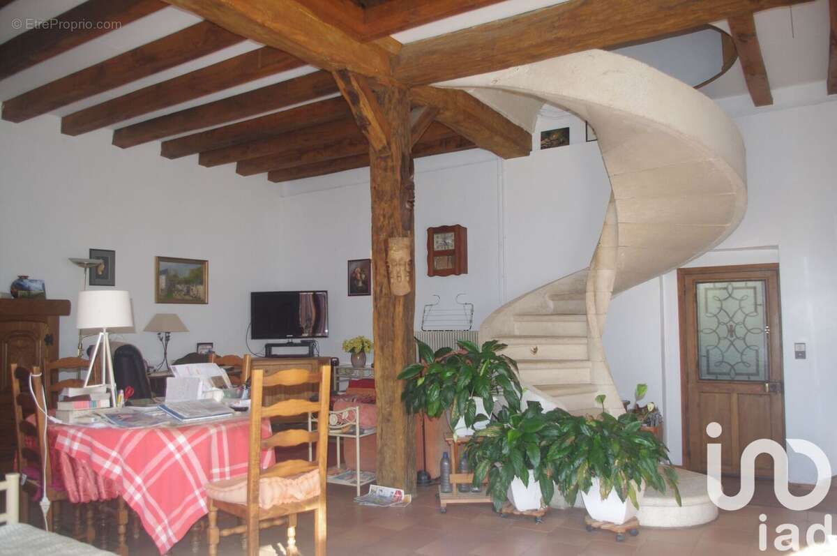 Maison 250 m² à Celle  - photo 2