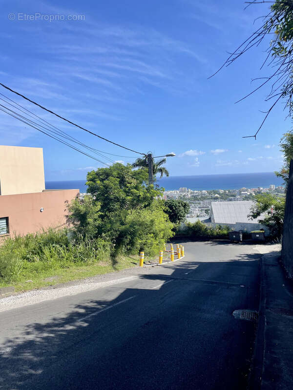 Terrain à SAINT-DENIS