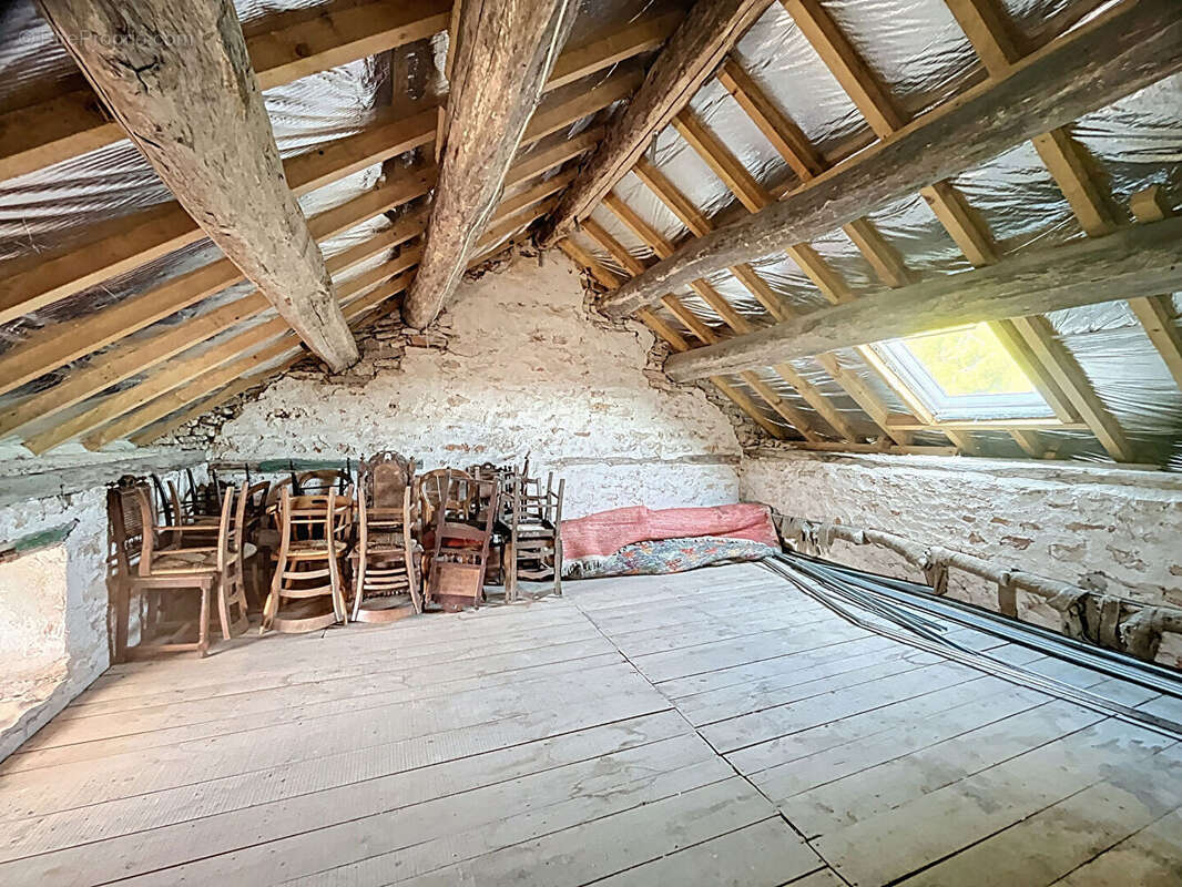 Maison à SAINT-BROING-LES-MOINES