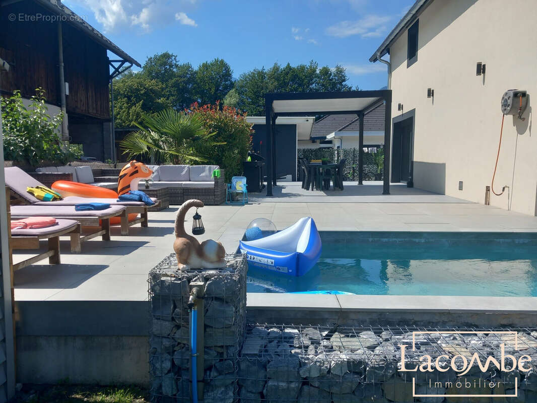 Maison 112 m² à Grignon  - photo 2