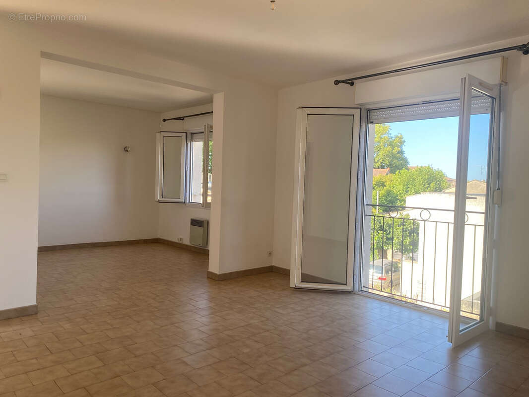 Appartement 3 pièces de 66m2 env, garage,  2 places de parking - photo 4