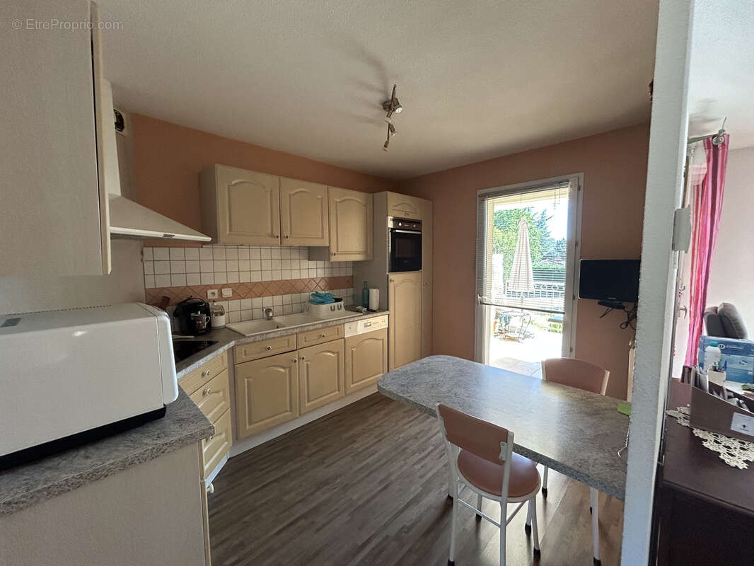 Appartement à Vendre à ANNONAY avec garage et terrasse - photo 8
