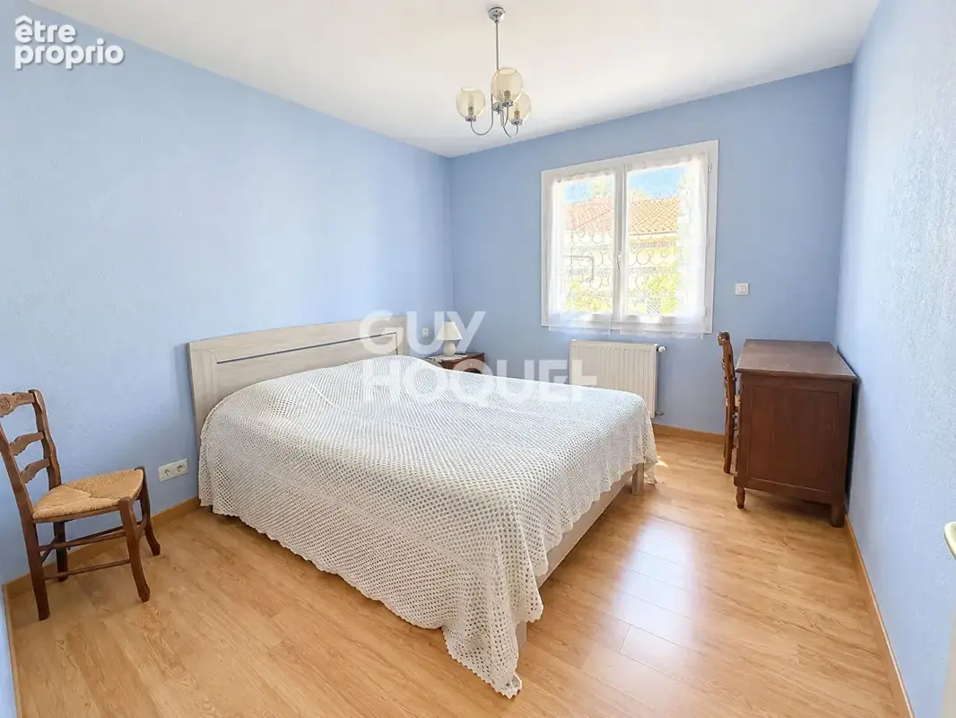 Mozac - Plain pied 3 chambres- jardin et garage - photo 7