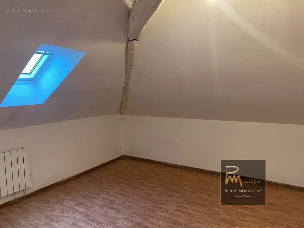 Appartement à MONTFORT-LE-GESNOIS