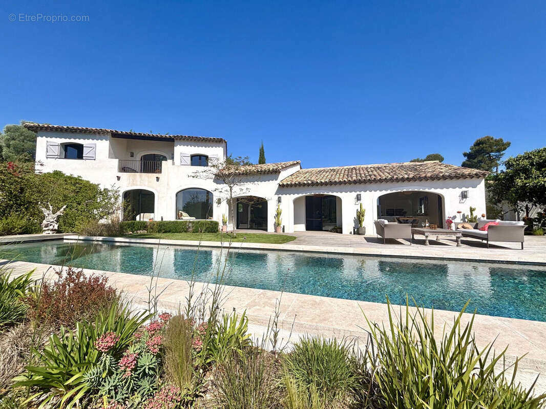 Maison à VALBONNE