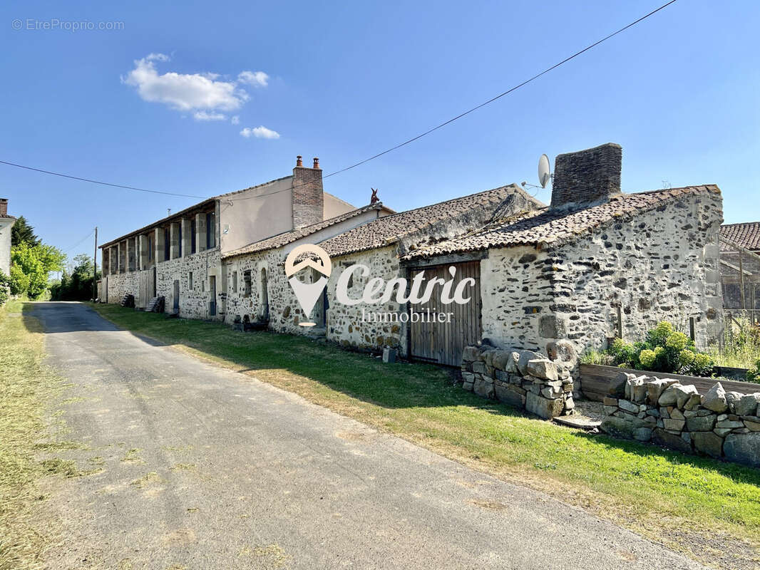 Maison à DOUE-LA-FONTAINE